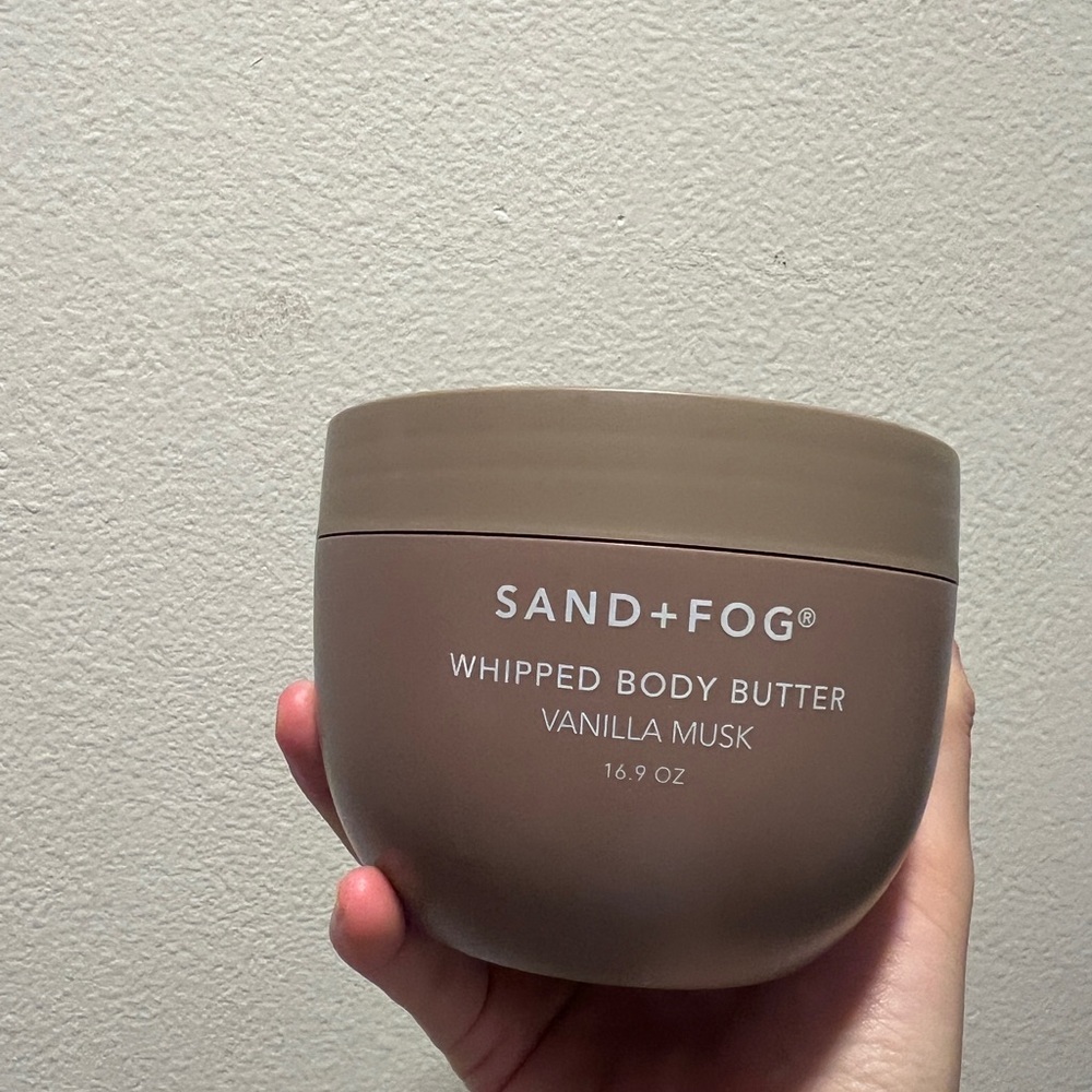 Sand + Fog WHIPPED BODY BUTTER VANILLA MUSK
16.9 OZ - Picture 1 of 3